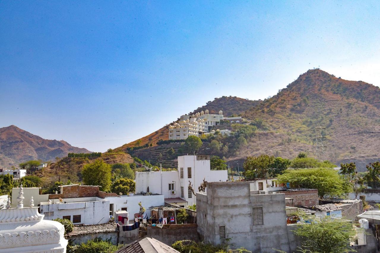 Fabexpress Achrol Palace Udaipur Exterior foto